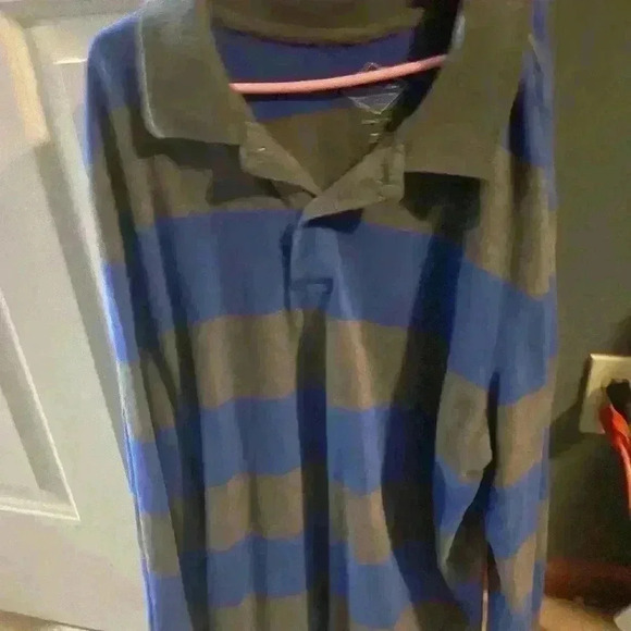 St. John’s Bay collared shirt - Picture 2 of 3